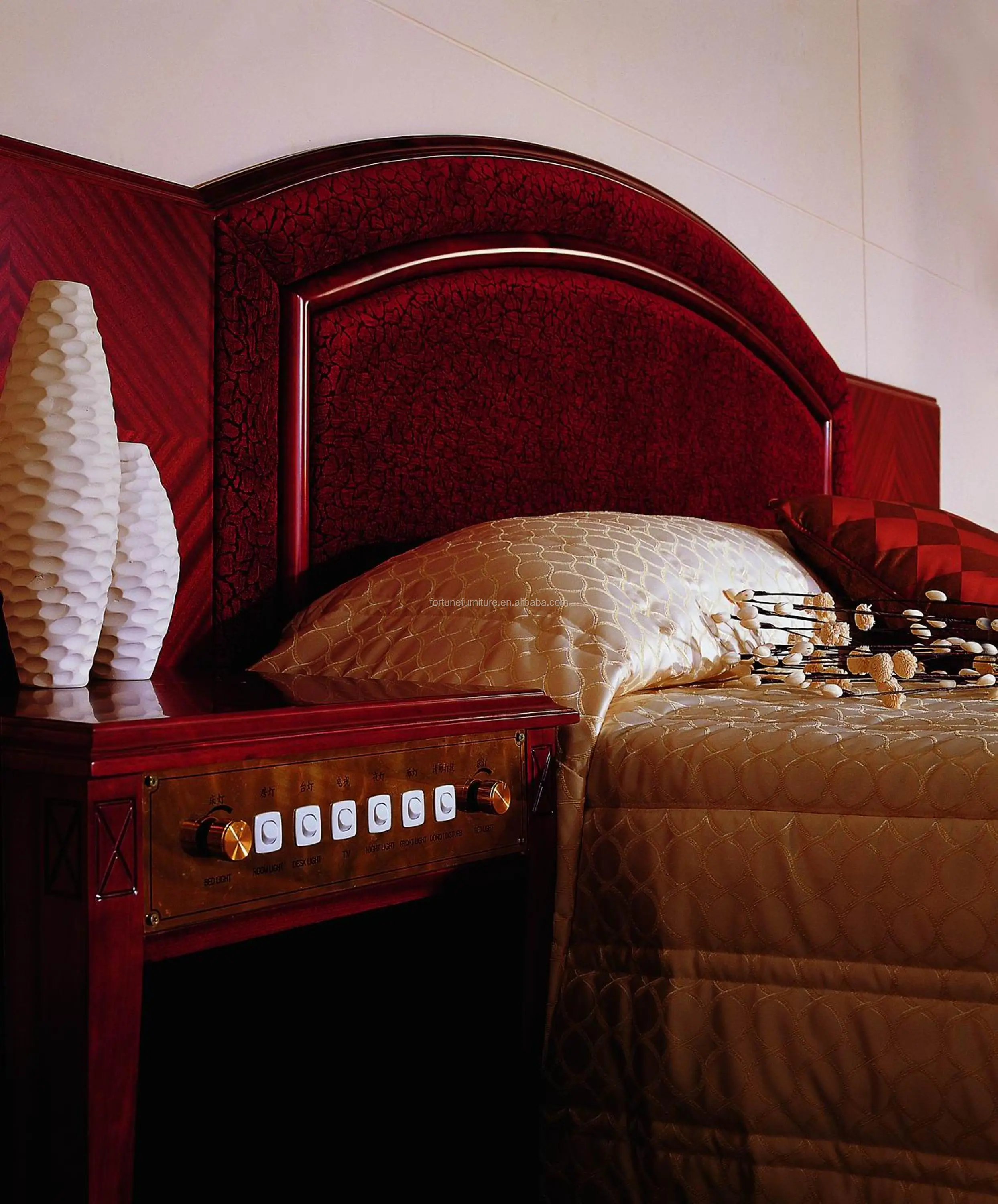 Solid Wood Unique Commerical Used Bedroom Hotel Furniture For Salefc