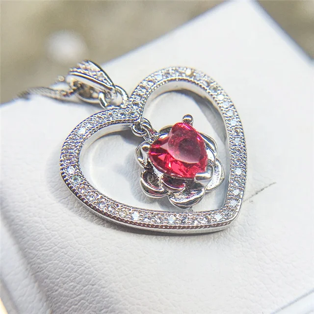 

European Red Zircon Pendant Heart Necklace Love Clavicle Chain Necklace Women Heart-shaped Charms Fashion Jewelry Bijoux