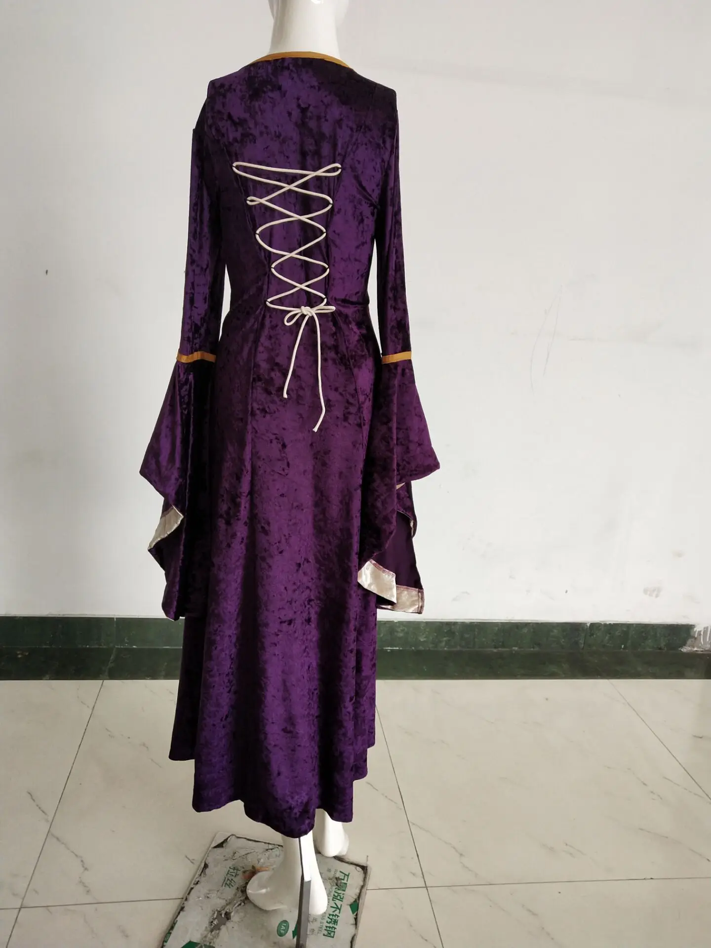 medieval costume-purple.jpg