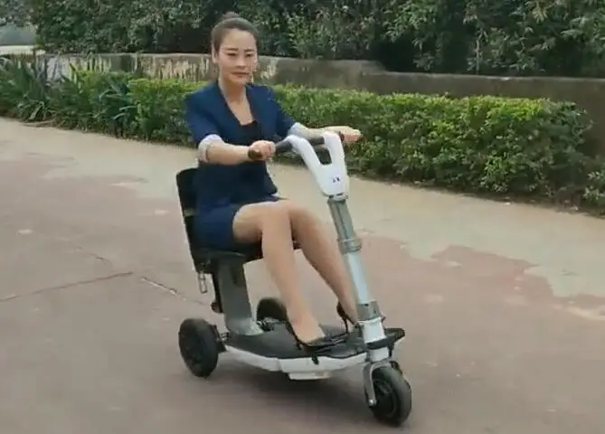 Movinglife ATTO Folding Three Wheel Handicapped Scooter Folding Mobility Scooter for Old People