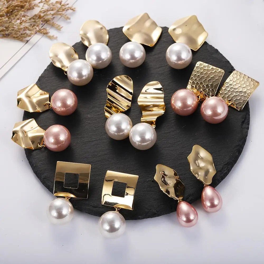 

19282 Dvacaman Korean Style Vintage Natural Freshwater Pearl Stud Earrings for Valentine's Day Gift, As pictures