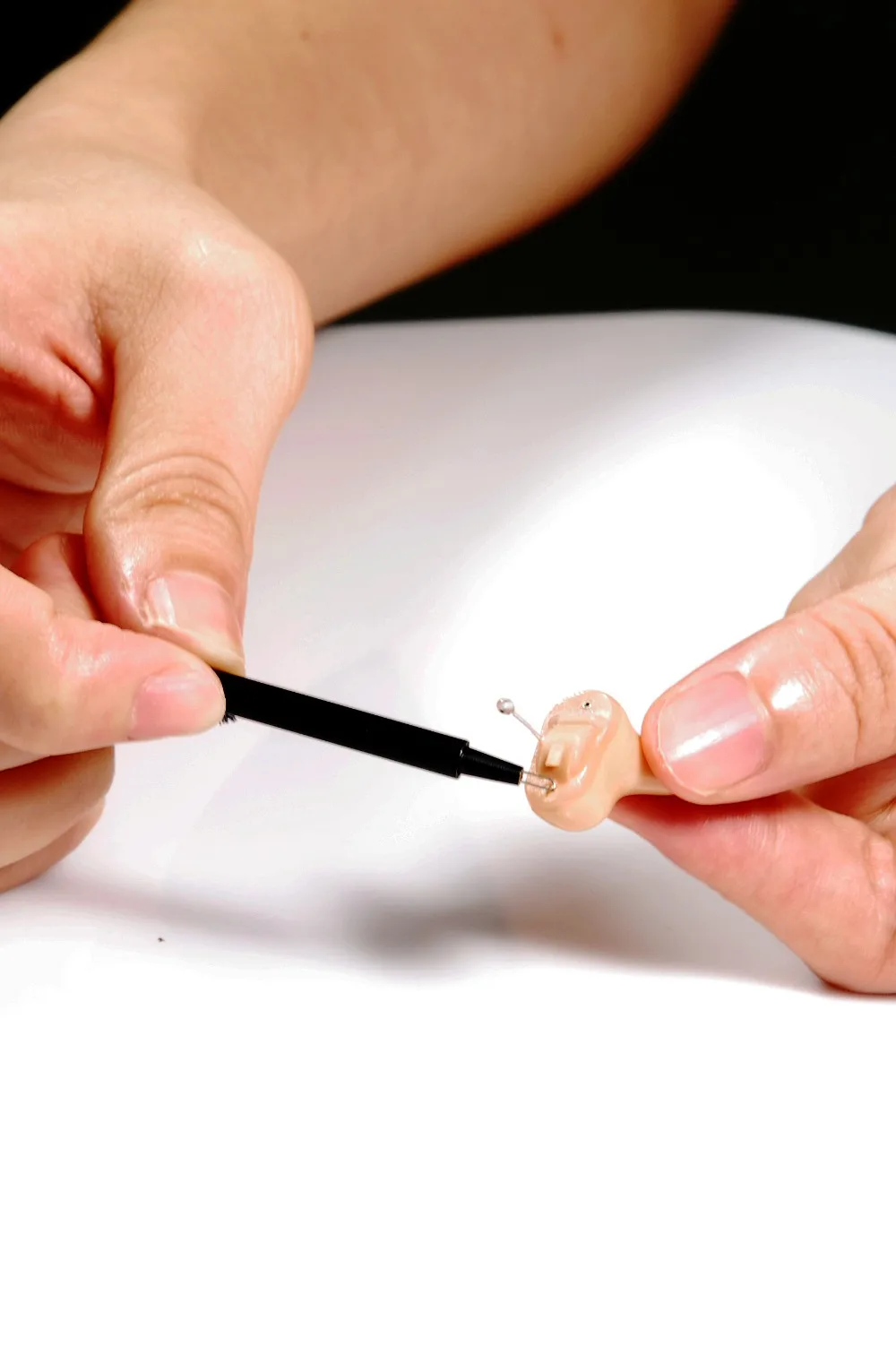 Convenient Hearing Aid Handheld Small Cleaning Brush With Wax Loop And