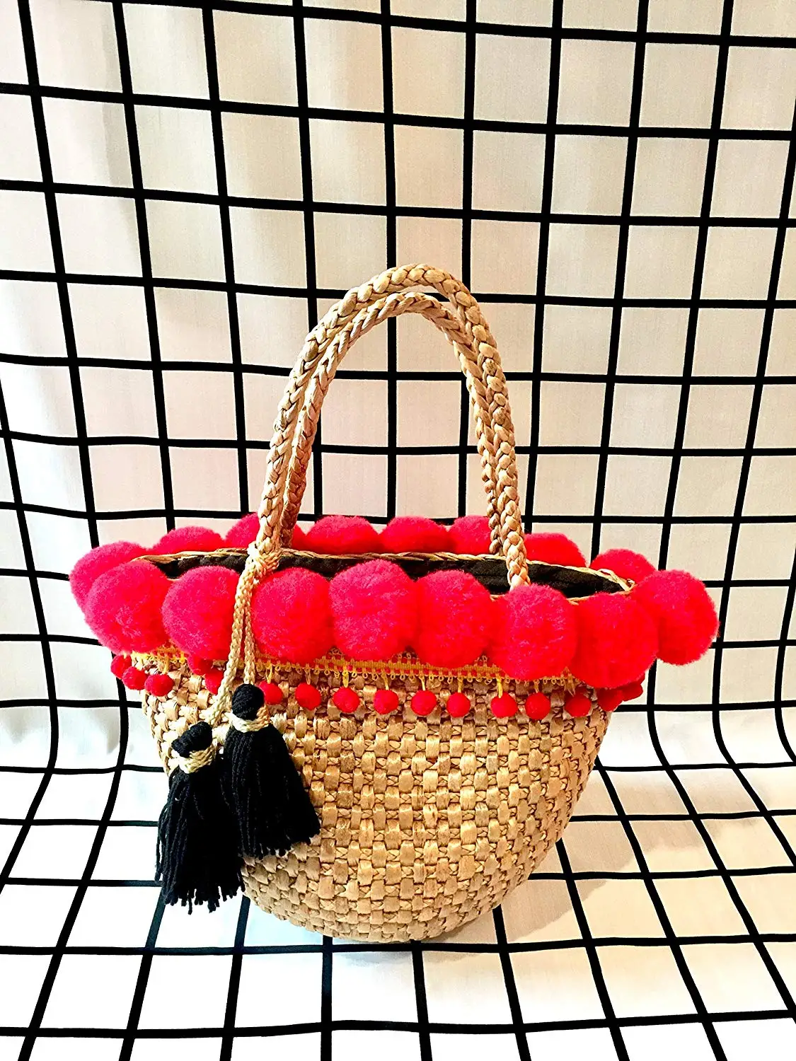 Pom Pom Straw Bag,Straw Bag with Pom Pom,Straw Bag,Handwoven Straw Totes,Straw Tote Bag,Straw Basket Bag,Straw Basket Tote,Straw Handbag, Straw Basket Purse,Market Straw Bag,Straw Bag Pom Pom