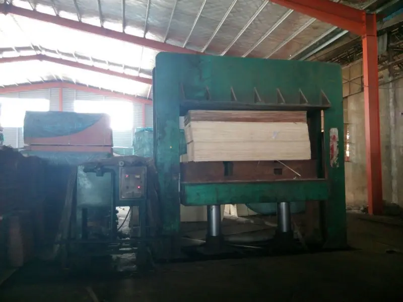 linyin factory supply engineered wooden veneers recon wood veneer face veneerr