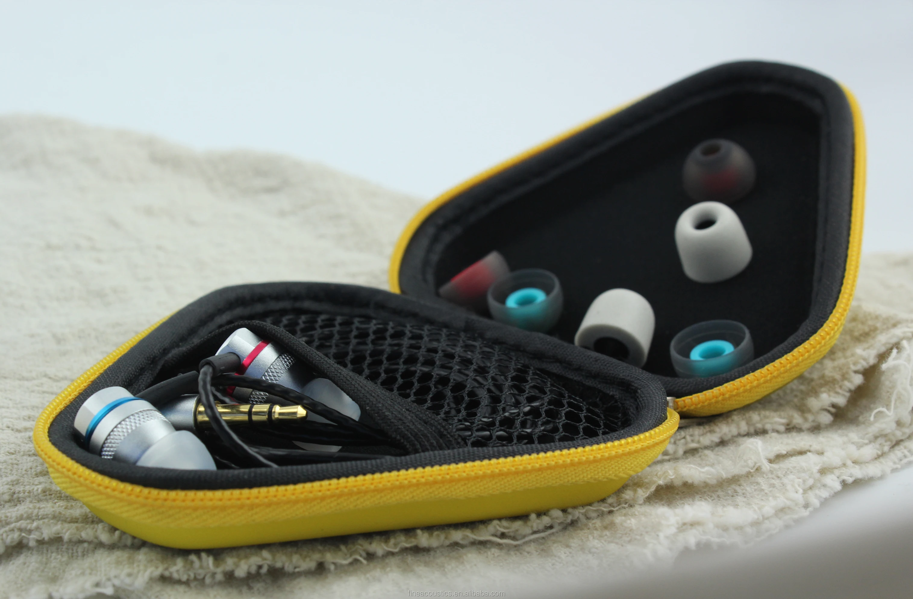 2018 hot selling lovely super bass custom gift earphone for pro