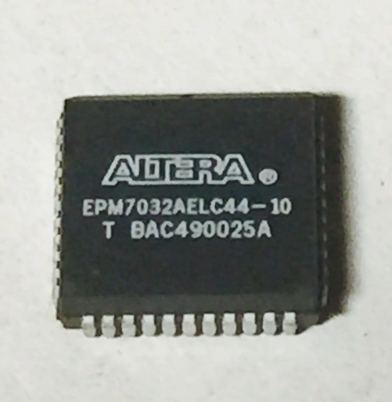 QFP-44 2PCS Nouveau EPM3032ATC44-4N ALTBRA 10