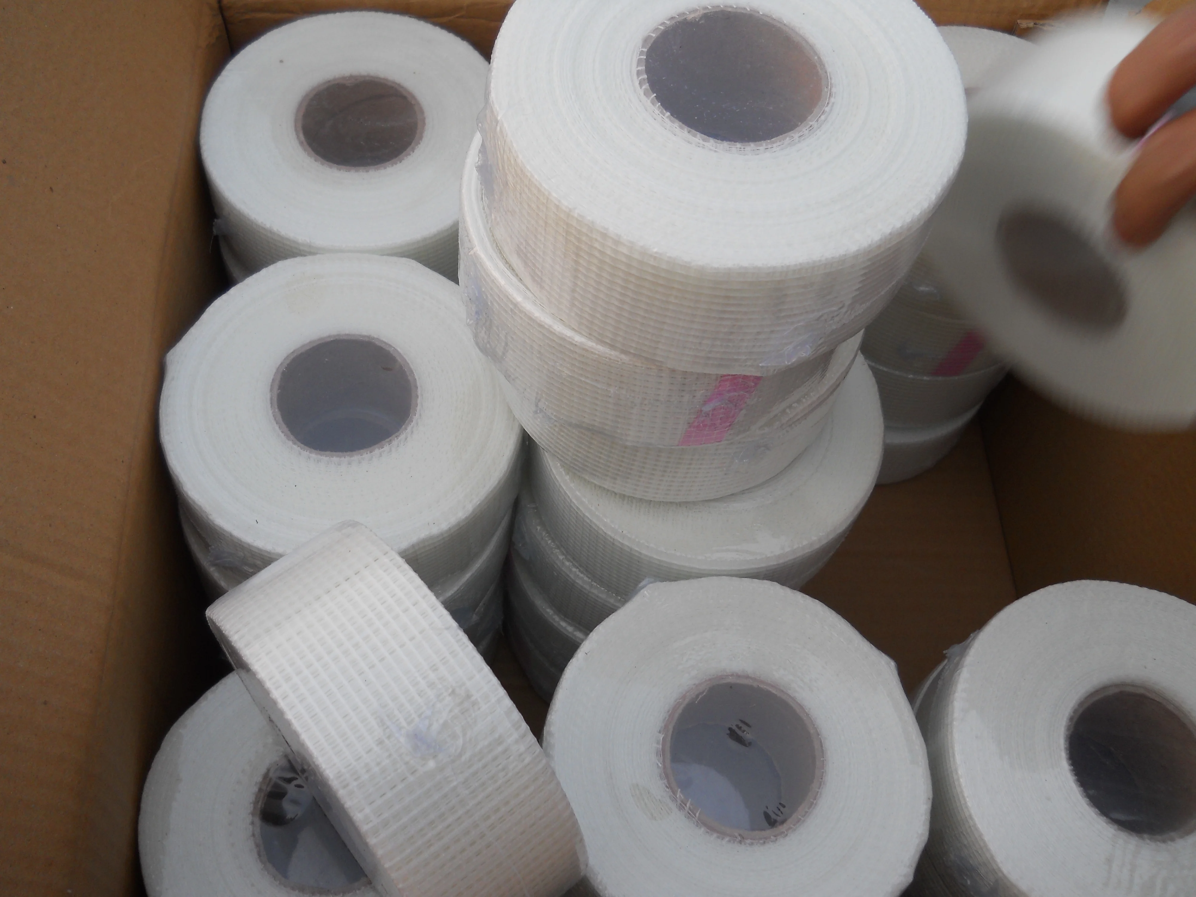 Alkali Resistant Selfadhesive Fiberglass Mesh Tape/fiberglass Drywall Tape/fiberglass Mesh