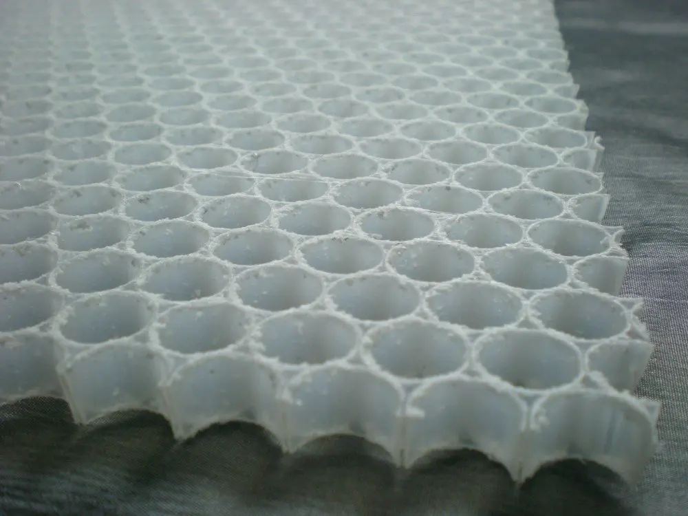 耐火ポリプロピレンハニカムボード建築材料 Buy 剛性絶縁ハニカムボード、断熱材、火災定格絶縁ハニカムドア