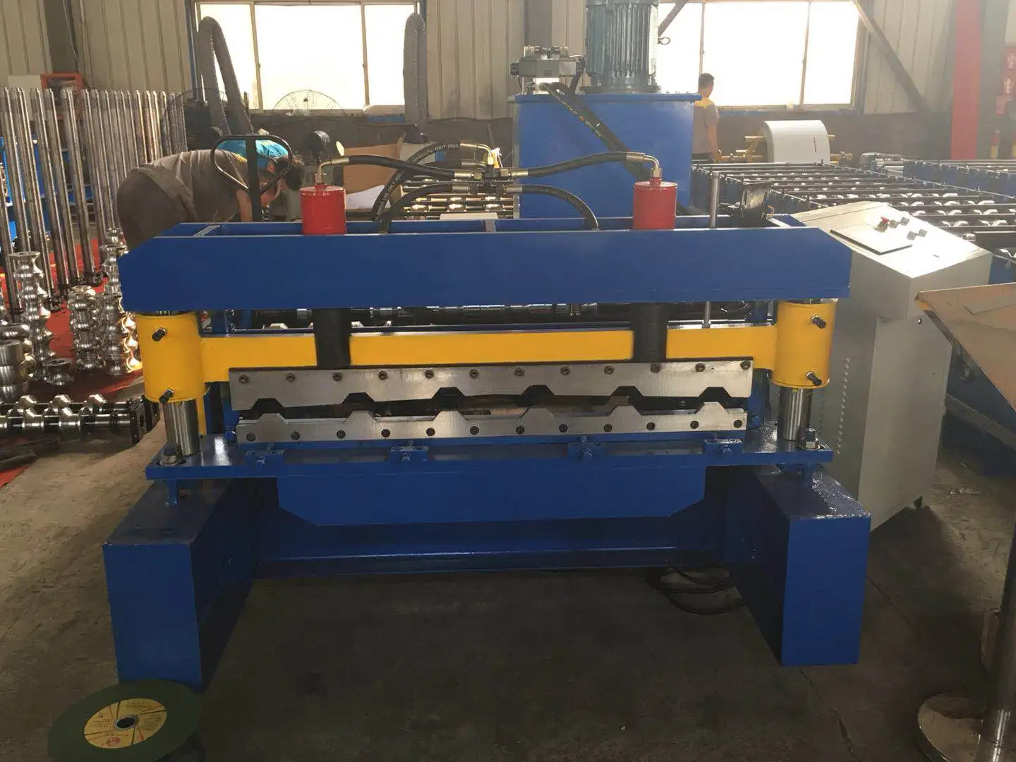 PLC control  IBR 840 profile roof sheeting roll forming making machine