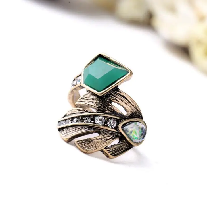 

Classic vintage ancient silver palm leaf emerald ladies finger ring women wholesale