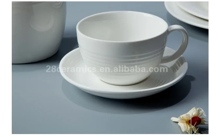 Brilliant High End Restaurant and Hotel Crockery Tableware Ceramic Plate Dinnerware Set White Porcelain Fine Dining Dinnerwares<