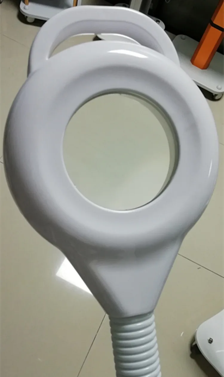 magnifying lamp-1.jpg