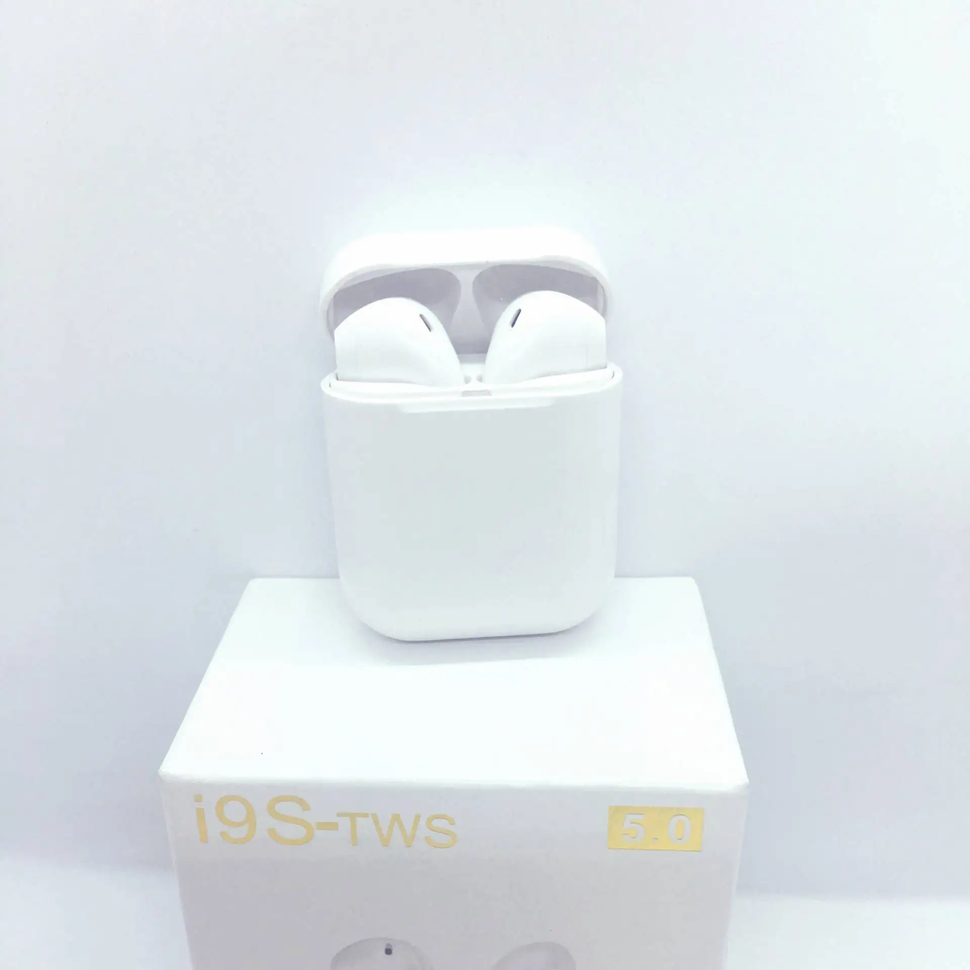 

I9s Tws Hands-Free In-Ear Headphones With Microphone Charging Box, White sport blue tooth earphone