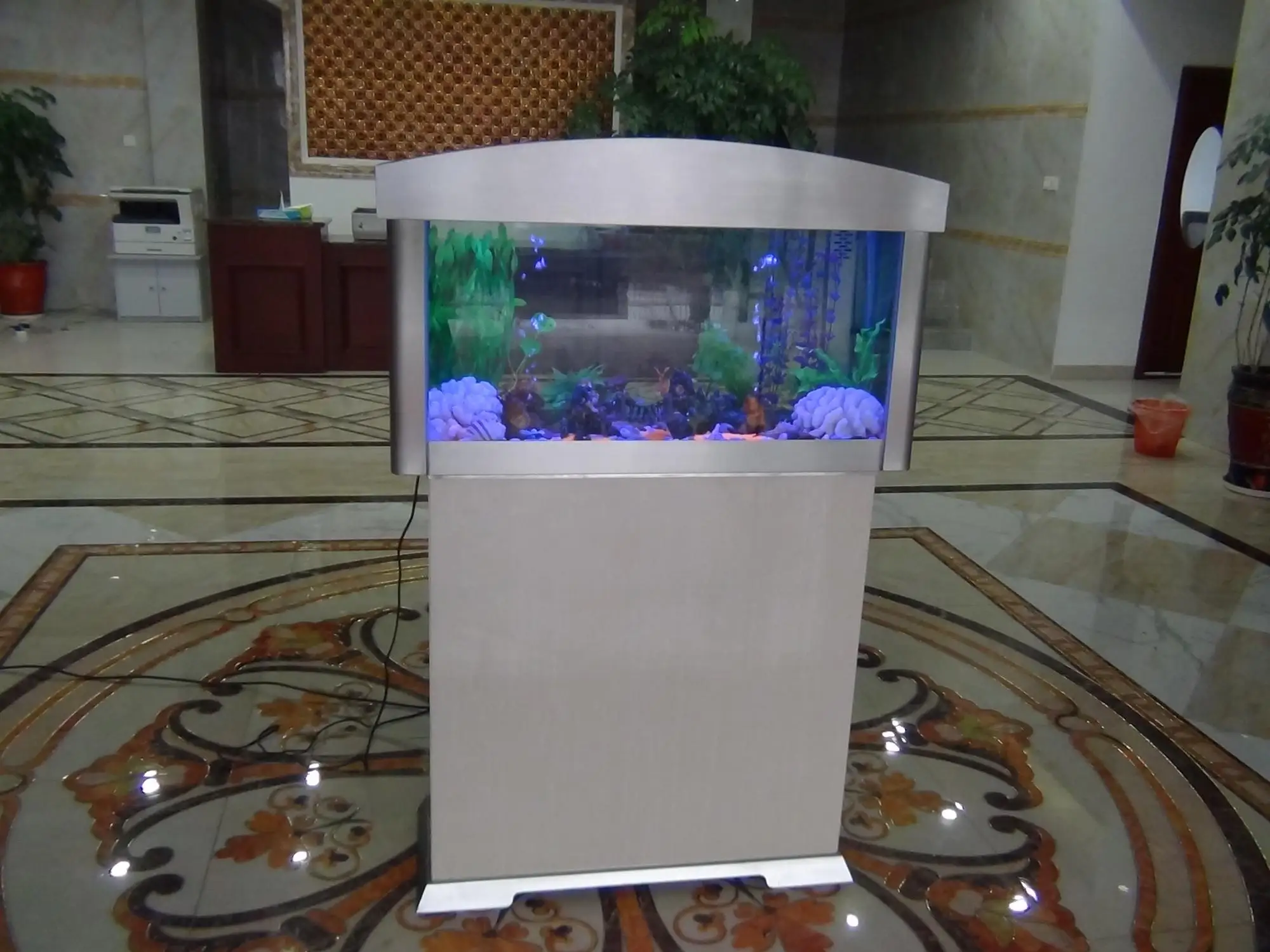 Automatisering Symfonie dienblad Free Standing Glass Fish Tank Water Feature,Luxurious Hotel And Hall  Decoration Aquarium Accessories Big Size Fish Tank - Buy Aquarium Fish Tank,Led  Glass Aquarium,Hotel And Hall Decoration Fish Tank Product on Alibaba.com