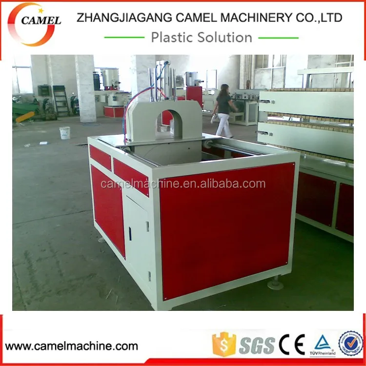 PVC pipe cutting machine