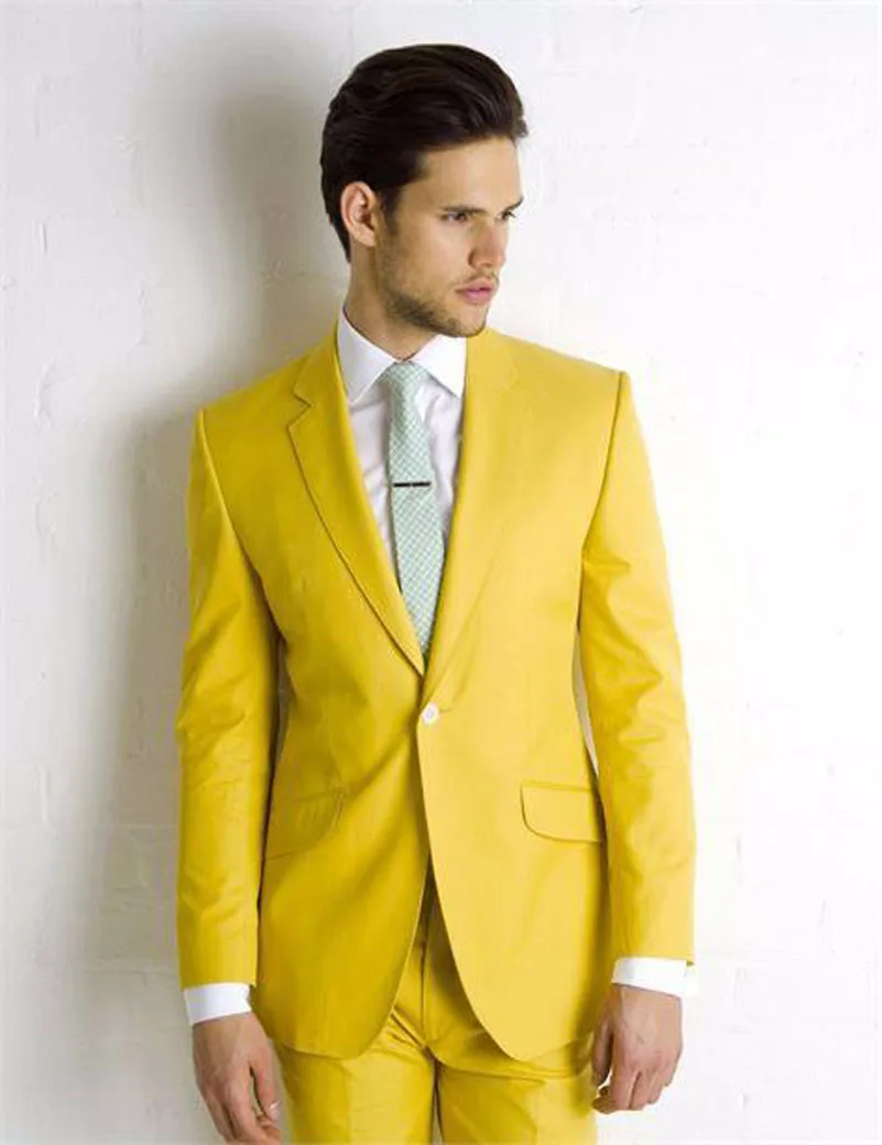 Compra hombre traje amarillo online al por mayor de China