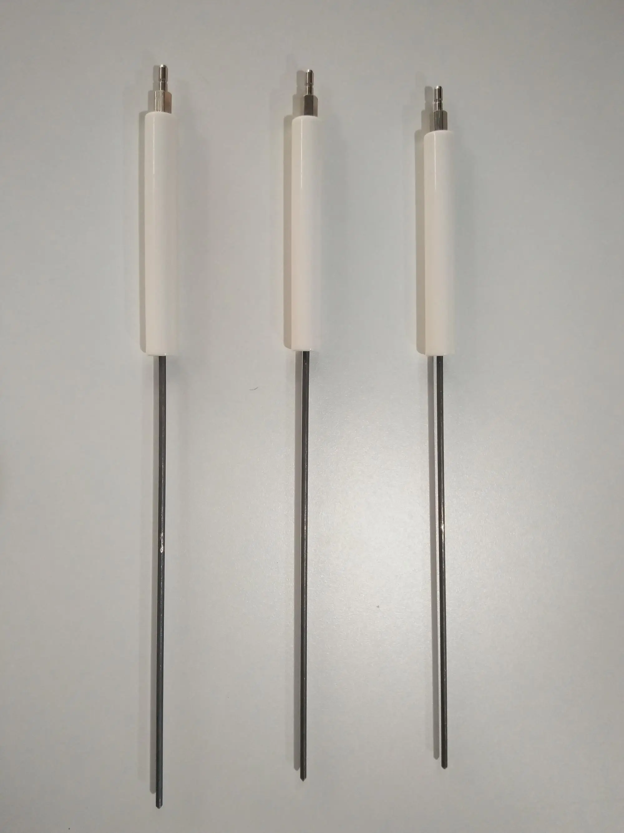 Ignition electrodes for gas burners