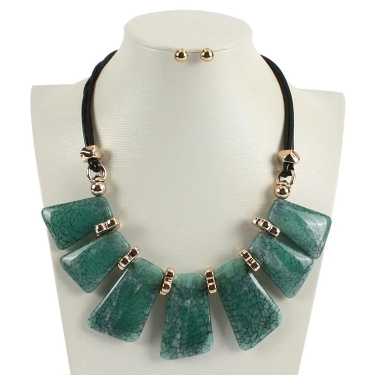 Plastic Jewelry 2019 Women Acrylic Necklace Wholesale Fashion Jewelry