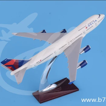 toy 747 airplanes