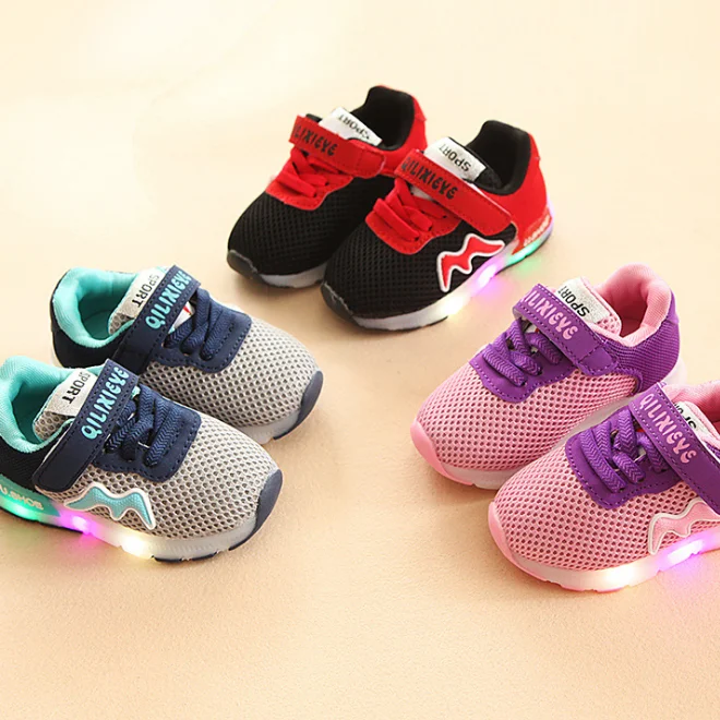 

2019 Mesh breathable Children LED flashlight shoes luminous for boys and girls