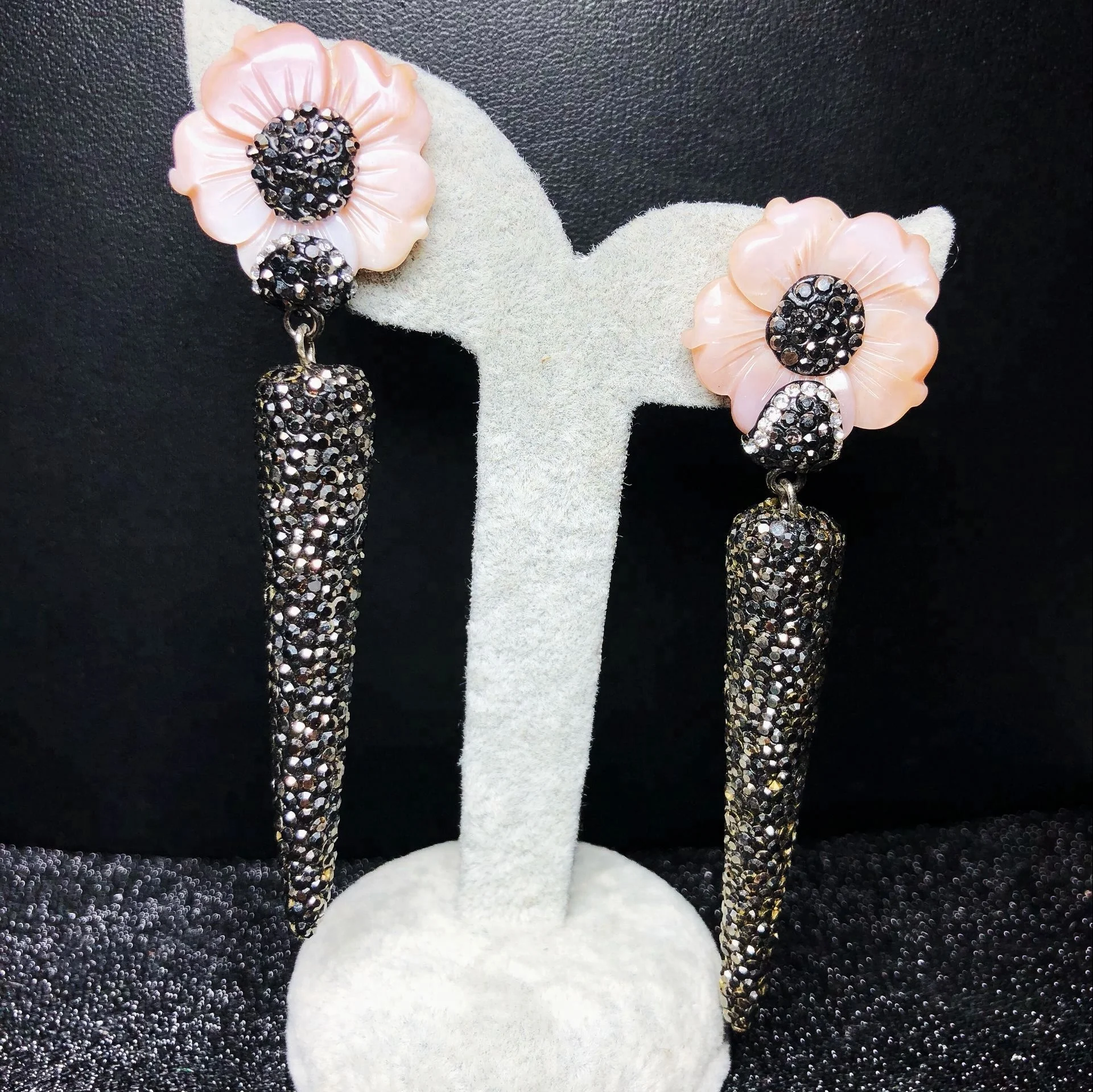 

CZ-EMP0247 unique elegant design mother of pearl pave crystals dangle earrings for lasy, Pink&black