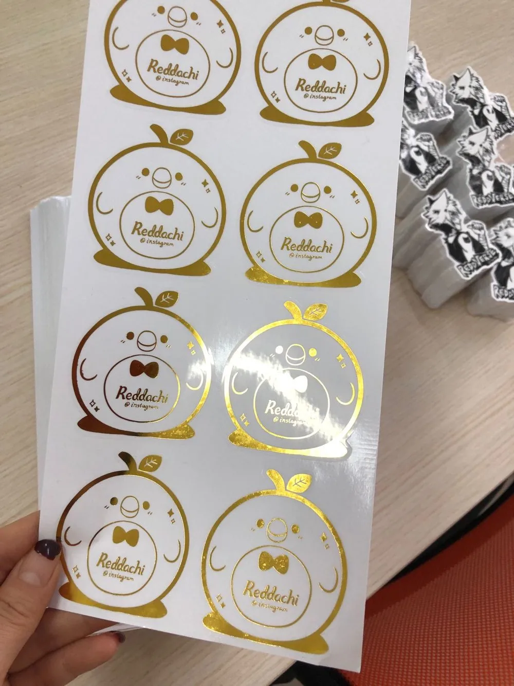 Pegatinas De Lámina De Oro Personalizadas Con Logo Transparente Y Estampado  Uv De Buena Calidad - Buy Pegatinas De Papel De Oro,Pegatinas De Papel De  Oro Personalizadas,Impresión De Pegatinas De Papel De