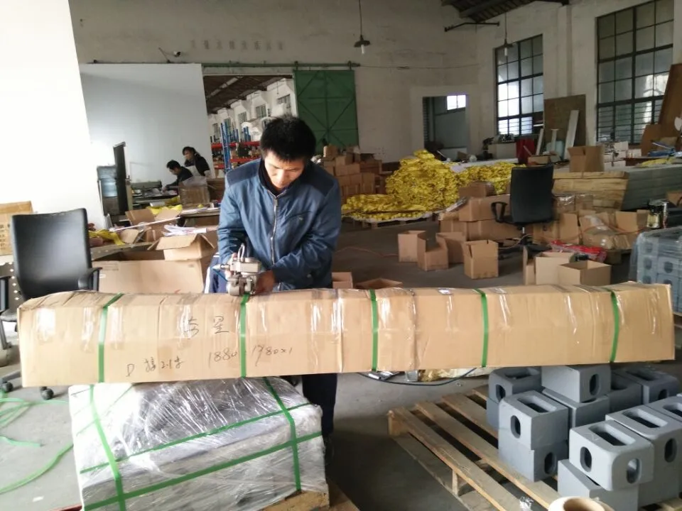 China customer Made Aluminum and Oxide Fire Truck Roller Shutter Door -104000
