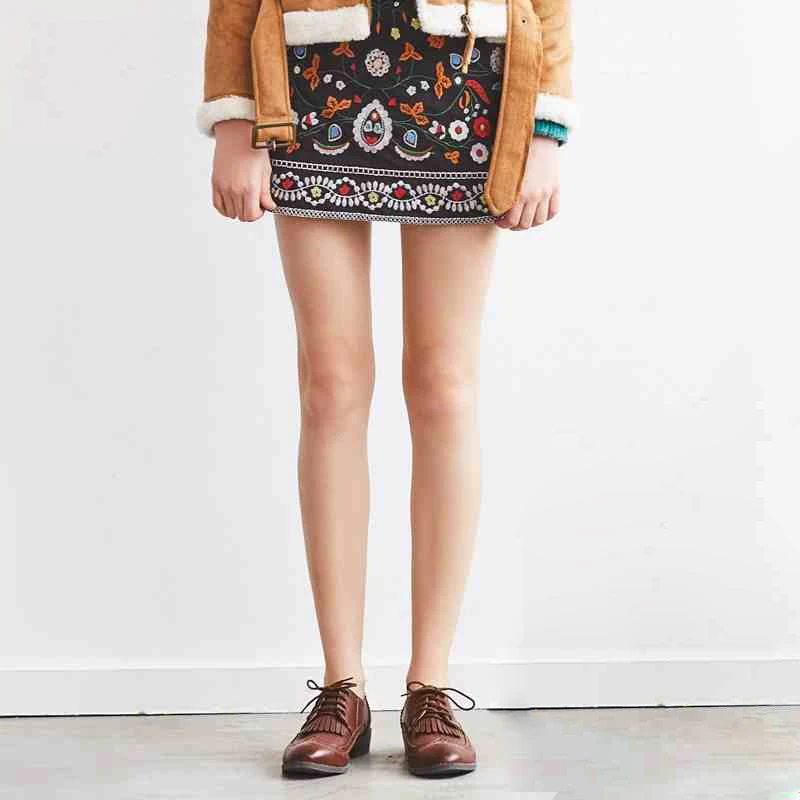 

2019 Spring summer new retro wild high waist thin flower embroidery skirt A style hip skirt woolen skirts for women, Black