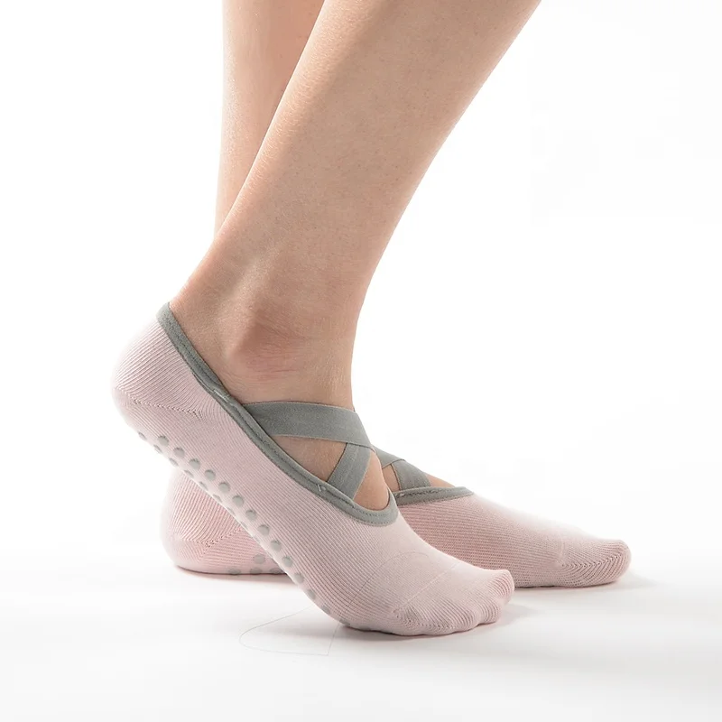 
MEIKAN Wholesale Custom Colorful Cotton Anti slip Silicone Sole Dance Socks Non Slip Women Pilates Grip Yoga Socks  (60839671966)