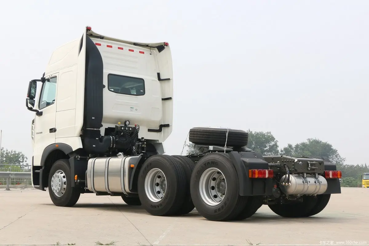 Used Tractor Truck 460HP China Sinotruk Howo T7H Trailer Head Price