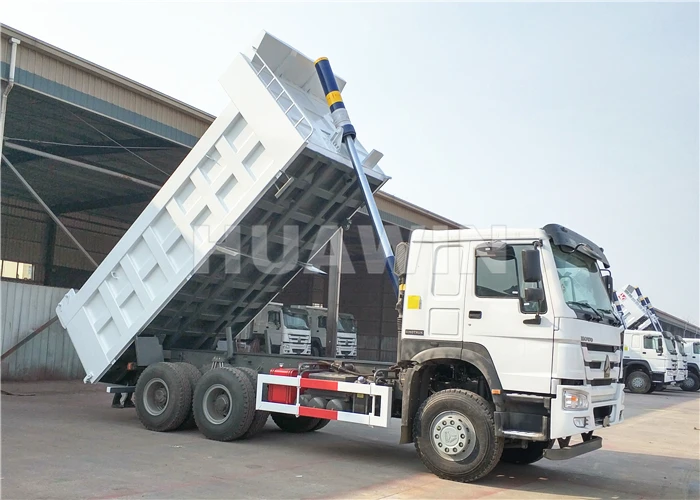 SINOTRUK HOWO Tipper Dump Truck 6X4 LHD 371HP 30 - 40 tons
