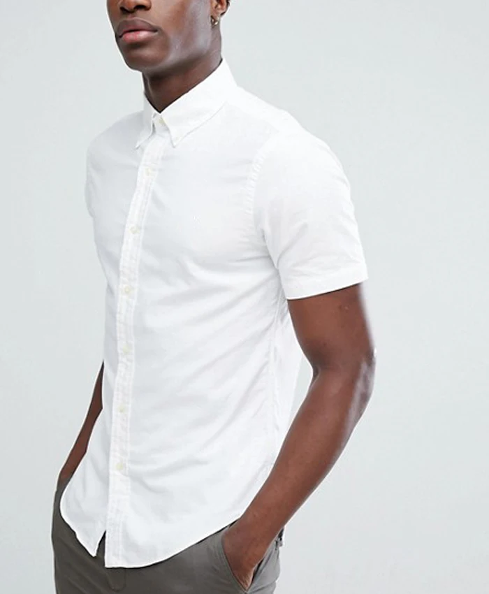 camisa blanca ajustada hombre