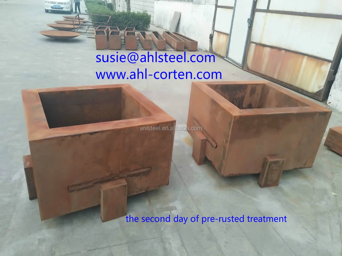 rusty planter1.jpg