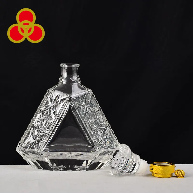 Triangle Shape Heavy Unique Design 75cl Glass Liquor Bottle With Cork