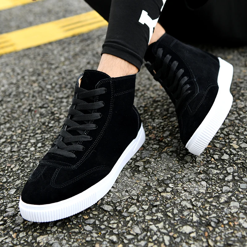 

2019 high quality autumn and winter Men's boots in stock casual boots for men