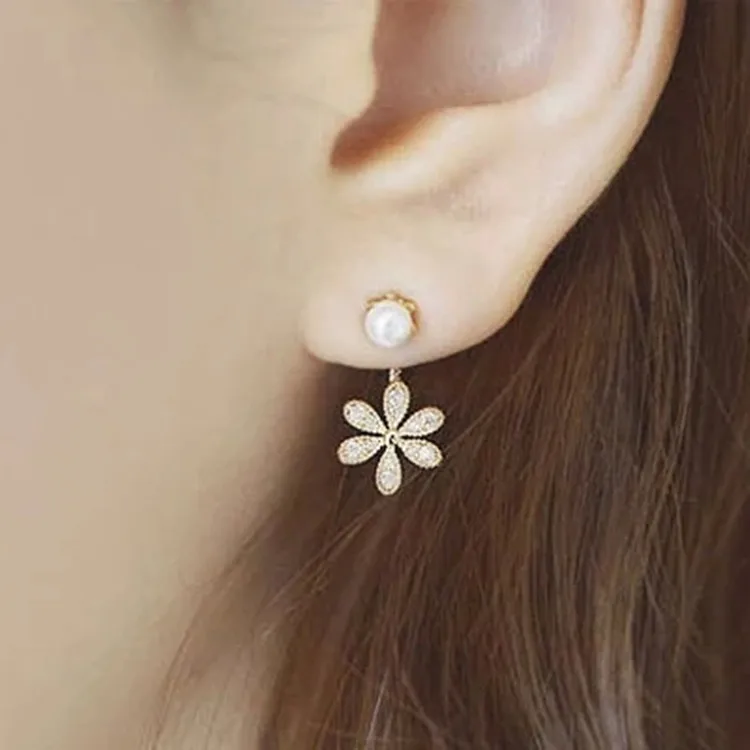 

Yiwu factory sells Korean Earrings Xiaoxiangfeng Lady Pearl Five-leaf Flower directly Earrings FOR WOMEN, Silver gold