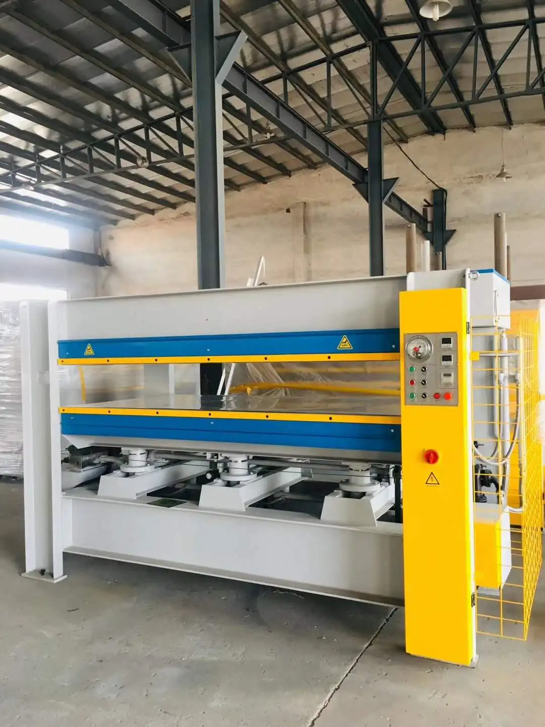 3 layer hydraulic veneer door hot press machine Products from Qingdao