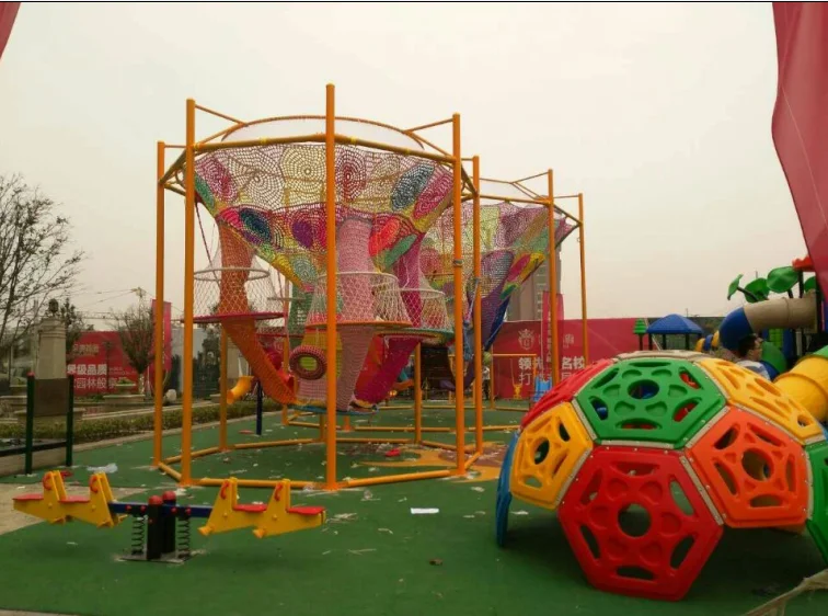 Hand Knitted Children Rainbow Climbing Nets for Indoor Amusement Park
