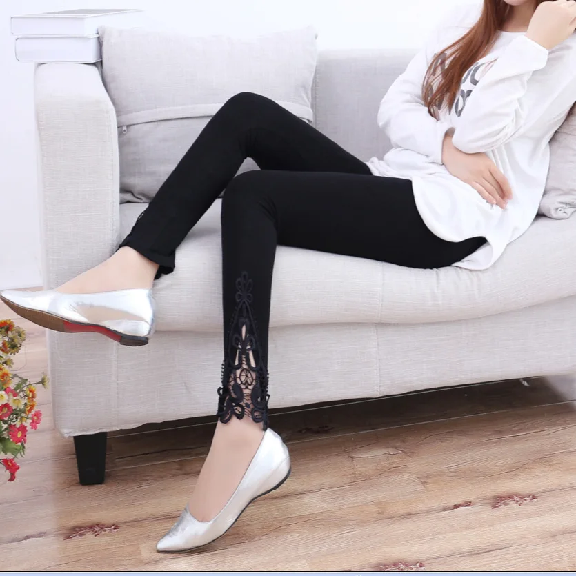 

Fashion Women Modal Cotton Plain Color Leggings with Lace at Ankles, Shown