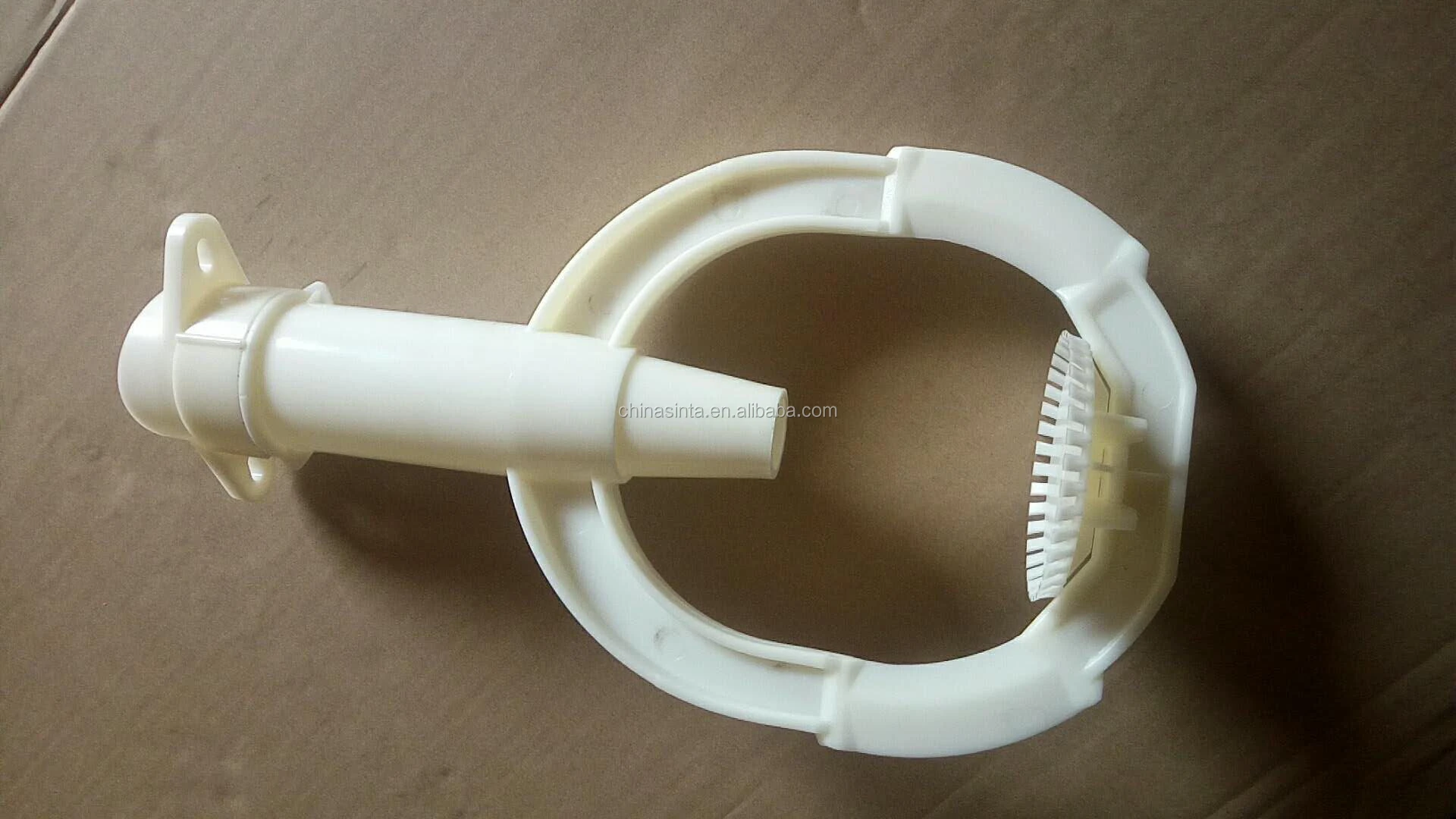 Yoke cooling tower nozzle