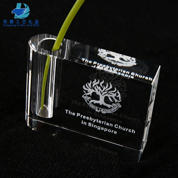 Free Sample Customized Text Laser Engraving Crystal Vase For Office And