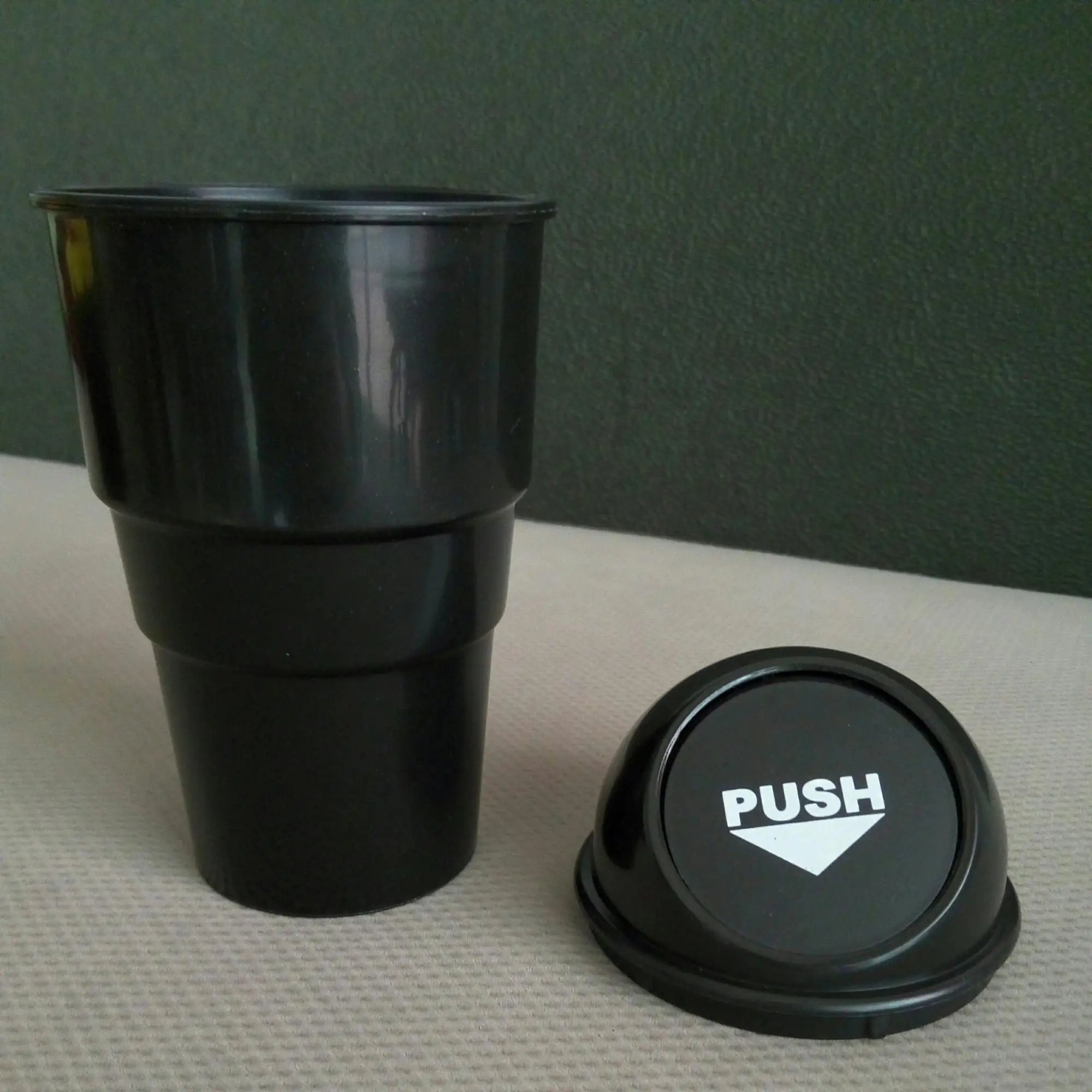 Bulk Trash Cans Plastic Mini Car Recycling Dustbir Trash Waste Bin