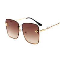 

HBK Female Big Frame Sun Glasses Gradient Lens Bee Decoration Alloy Shades Ladies Square Sunglasses 2019 K32220