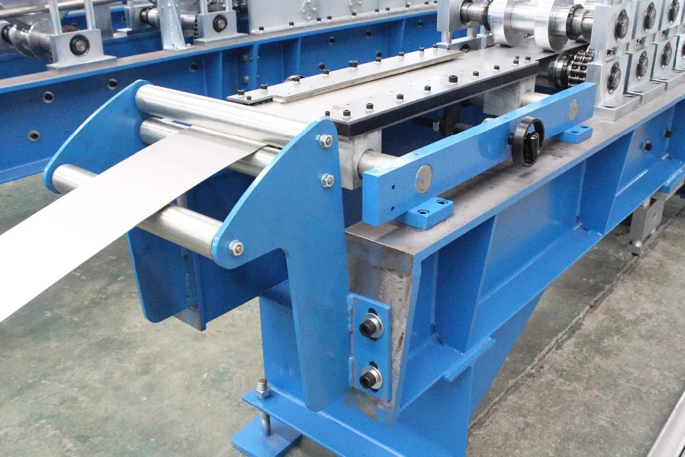 不锈钢 cz 檩条辊压成型机