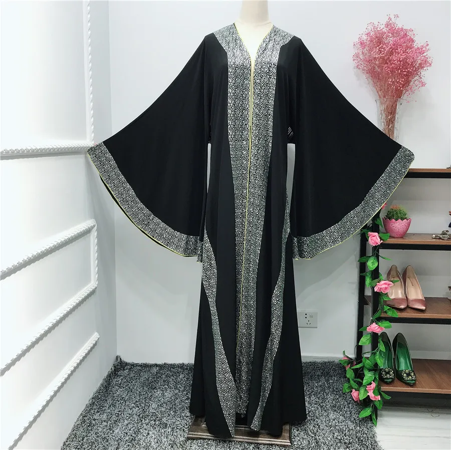 

stylish elegant Muslim simple color diamond-studded robe dress