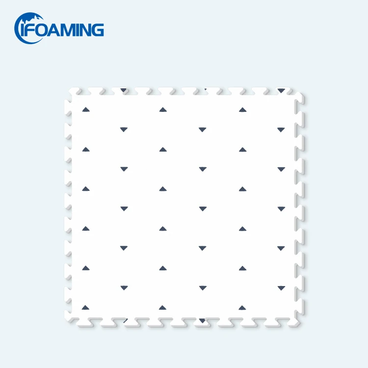 Small Triangle Dots Mat 4.jpg