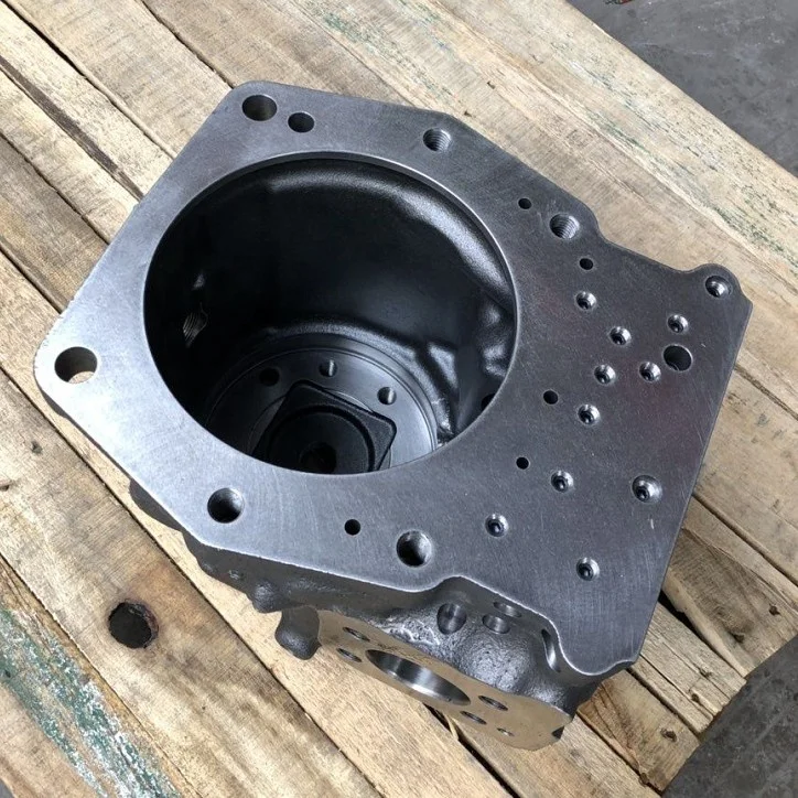 708-2L-06211 708-2L-31160 708-2L-06740 hydraulic pump case rear PC200-7 PC230-7 PC220LC-7 main pump case rear (4).jpg