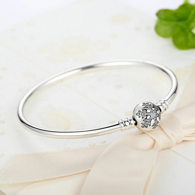 

Exquisite 925 Silver Bead Winter Season Item Snowflake Bracelets Bangles Woman