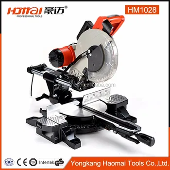 electric hand saw to cut metal