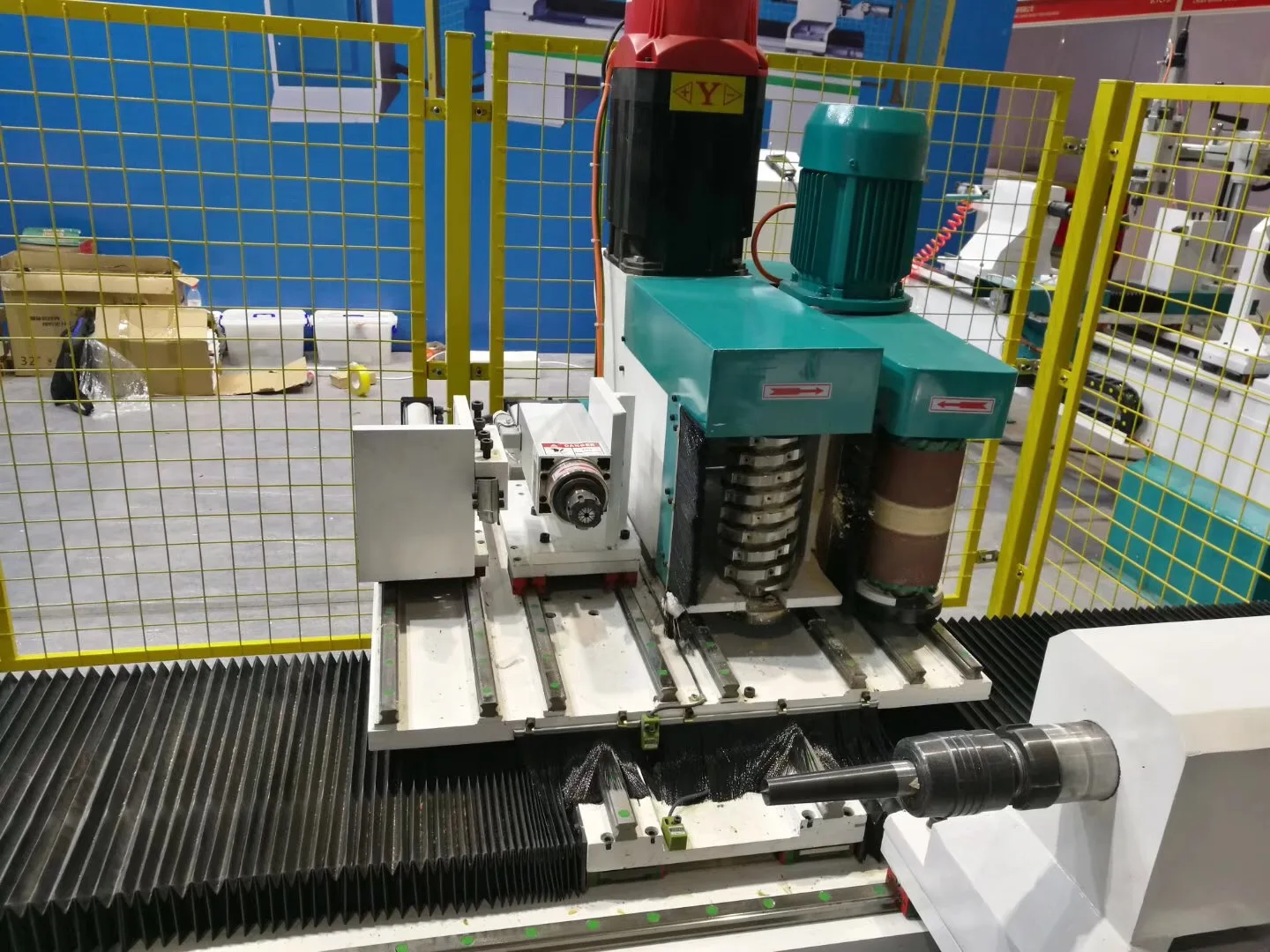 4 Axis Auto Feeding Wood Lathe Machine Cnc Wood Turning Milling Lathe